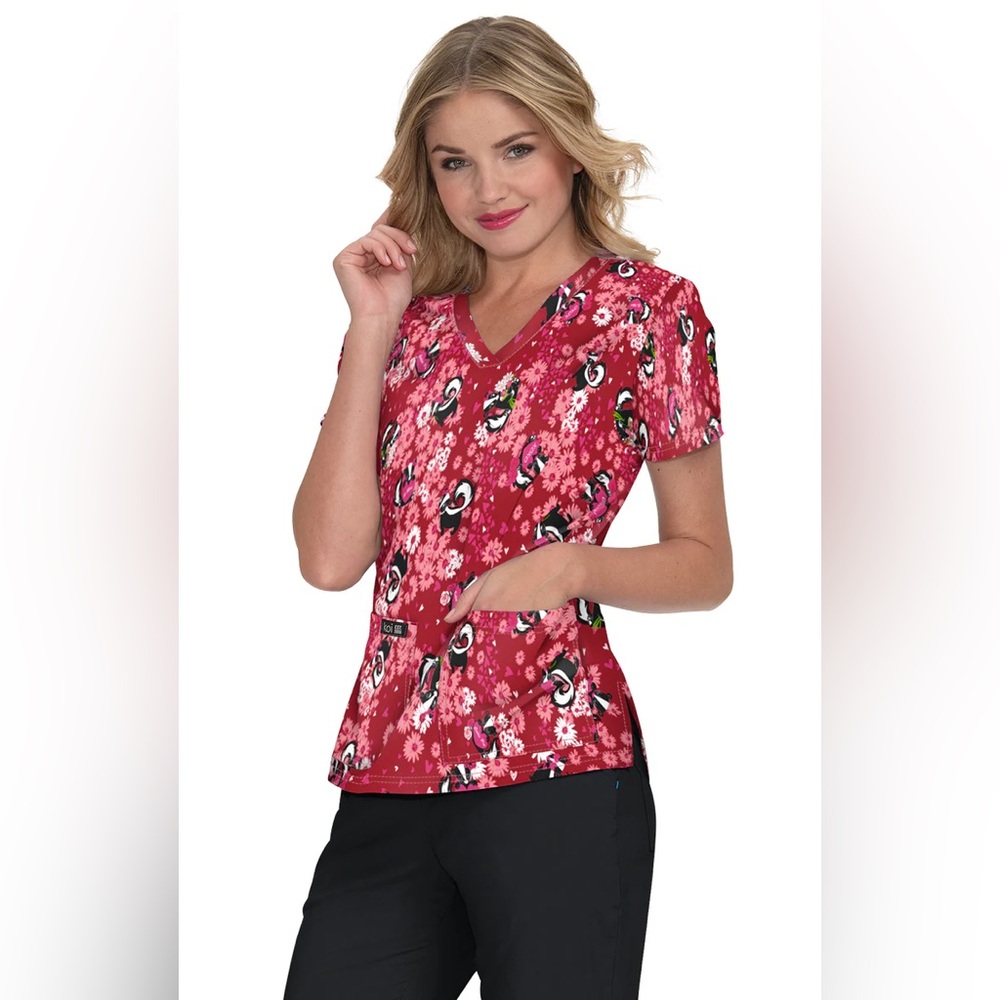 Koi Basics Stink N’ Cute Skunk Floral Leslie Scrub Top - Size XS
